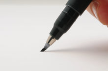 Load image into Gallery viewer, Tombow Fudenosuke